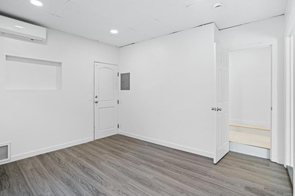 555 2nd Street 3 Property Photo 5