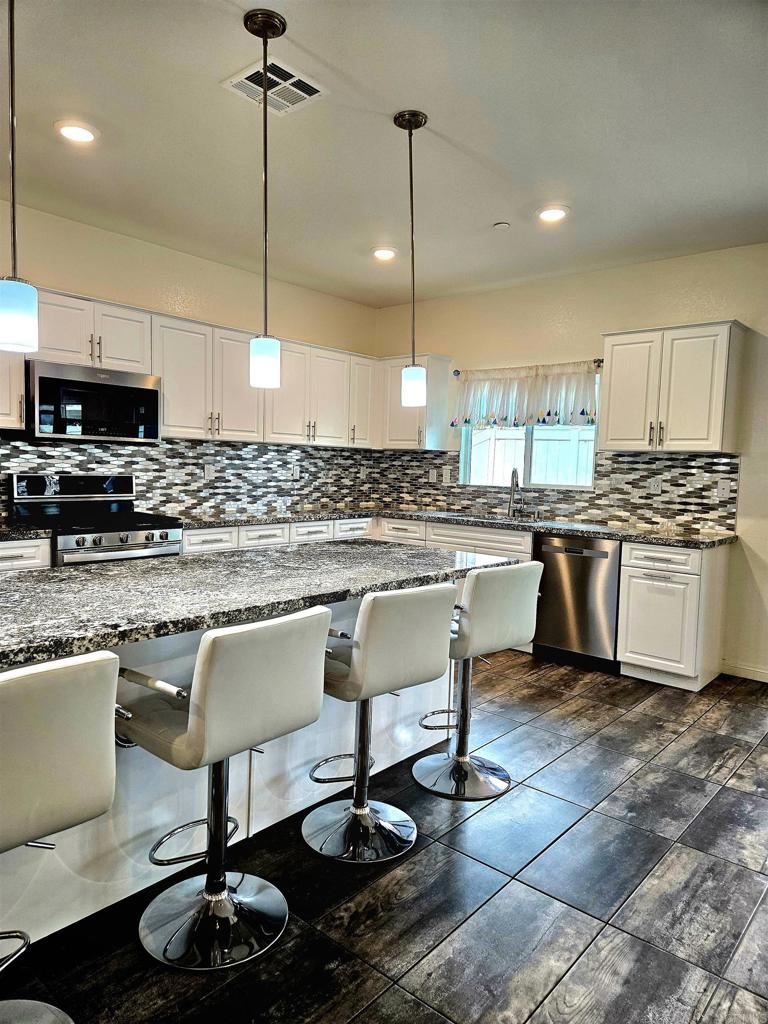 31583 Eaton Ln Property Photo