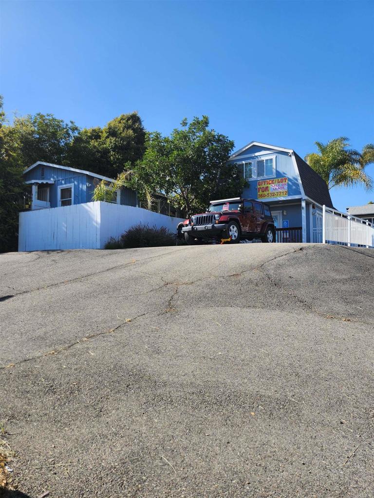 408 N Pico Property Photo 6