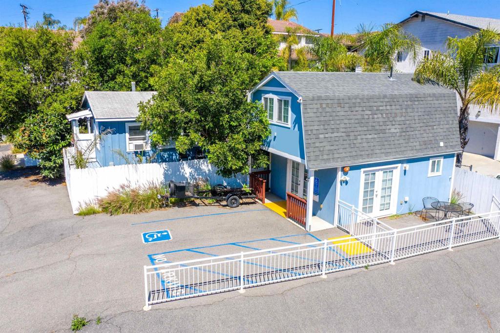 408 N Pico Property Photo