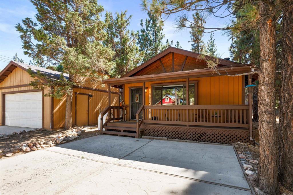 2062 10th Ln Property Photo