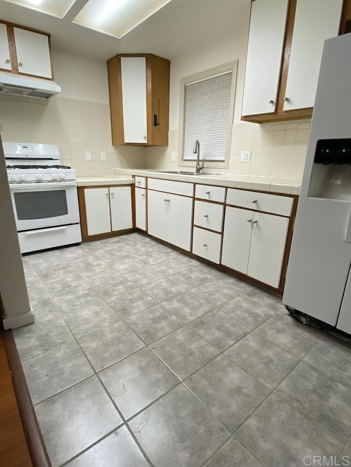 4169 Central Avenue Property Photo 5