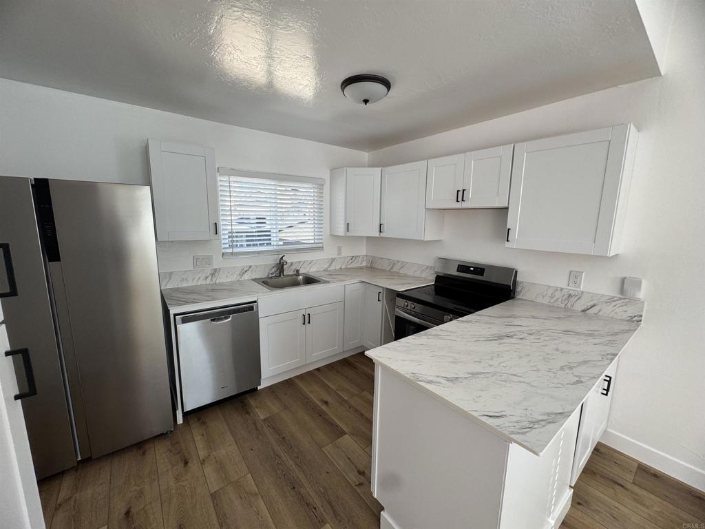 411 La Mesa Avenue B Property Photo
