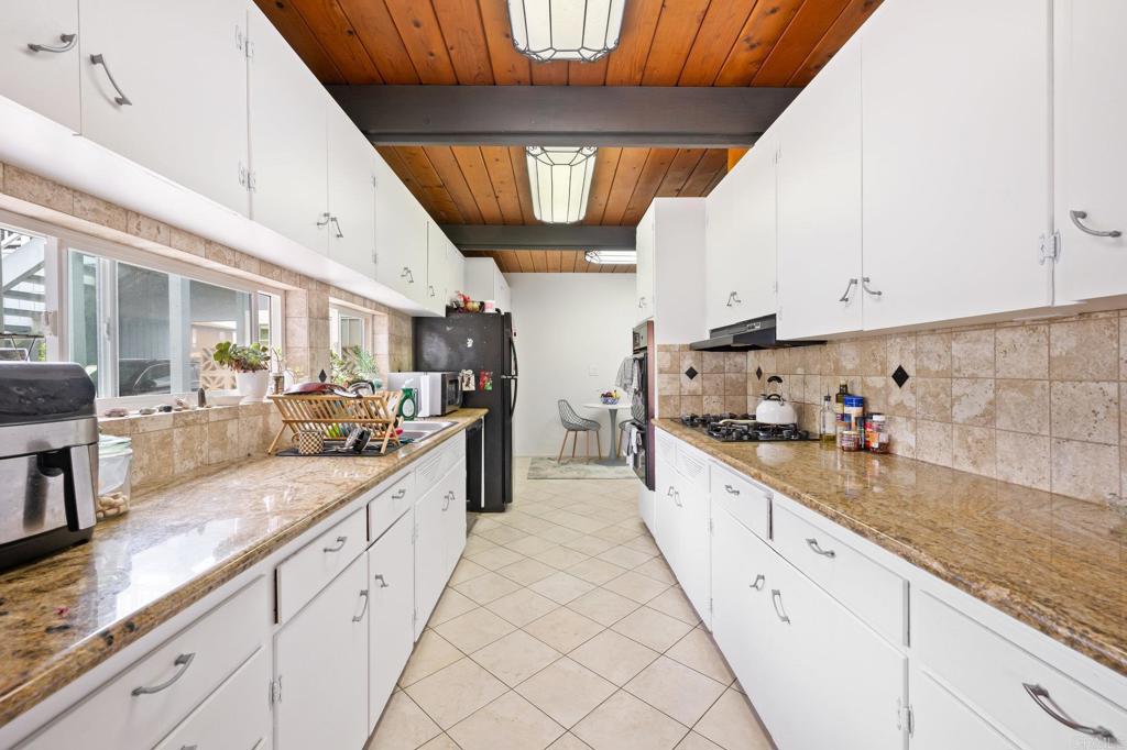 2151 Glasgow Avenue Property Photo 13