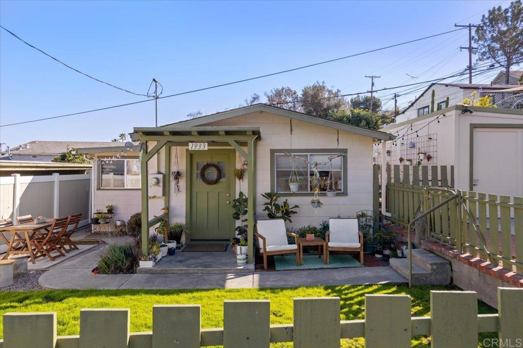 1933 Lincoln Avenue Property Photo