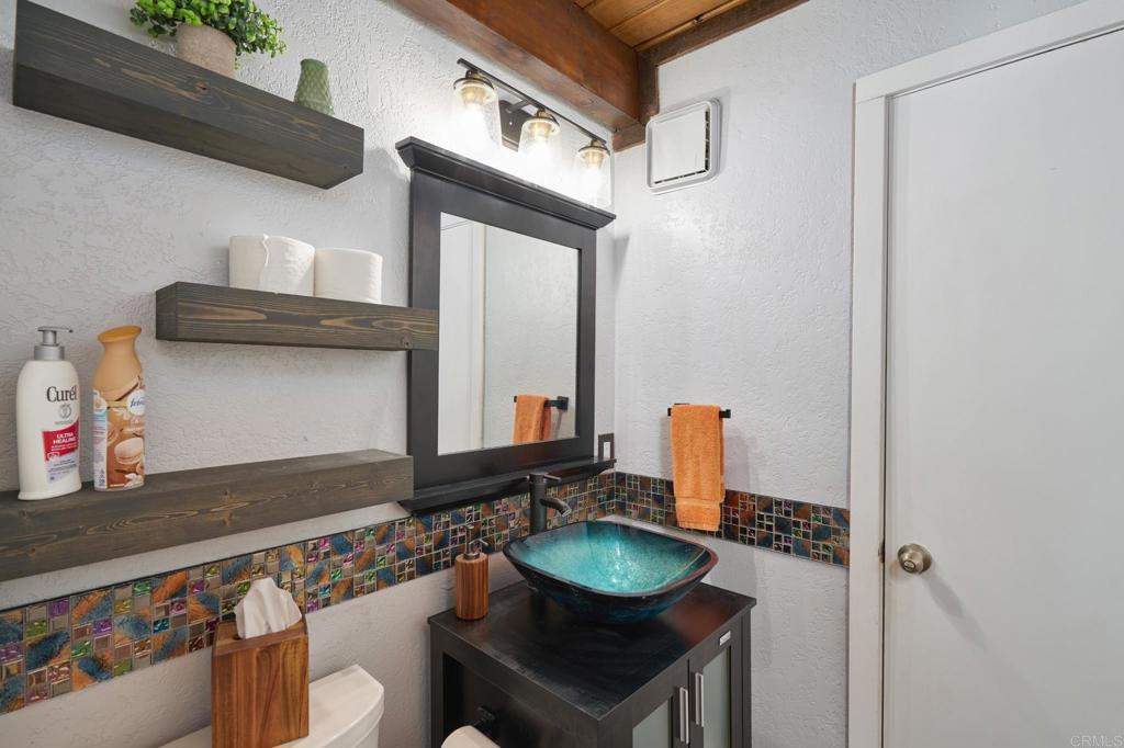 1111 Elmwood Place Property Photo 18
