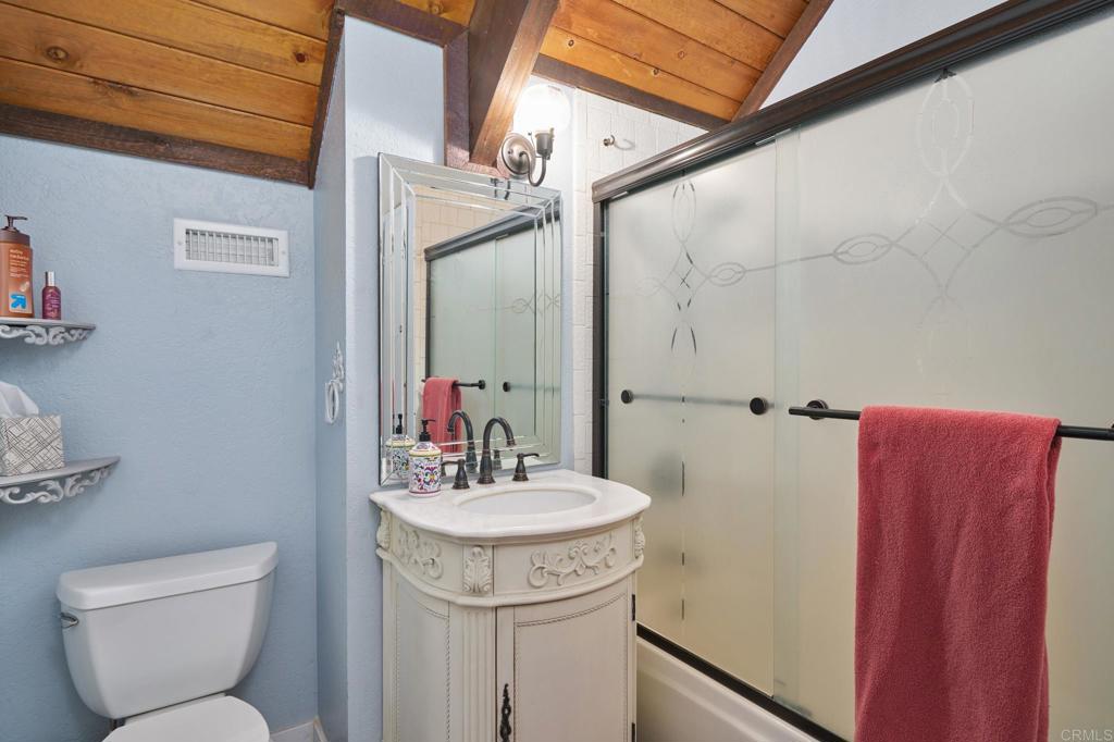 1111 Elmwood Place Property Photo 29