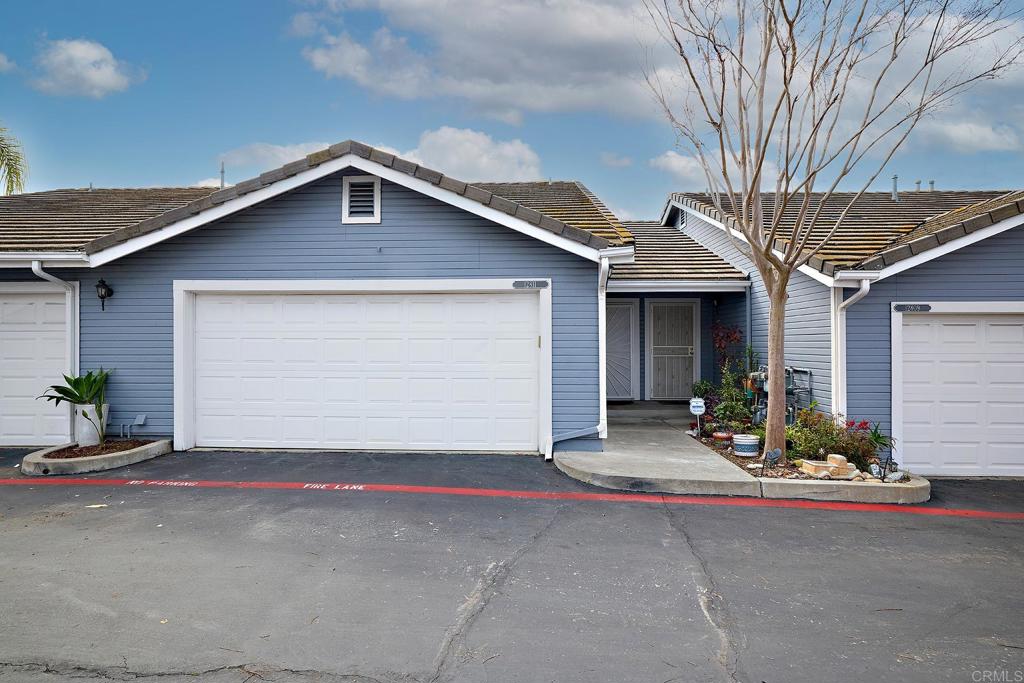12811 Carriage Heights Way Property Photo