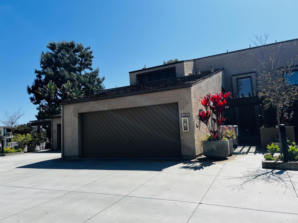 2204 Plaza De Las Flores Property Photo