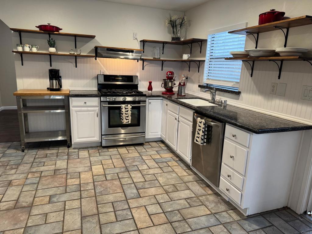 35401 Wildwood Canyon Road Property Photo 8