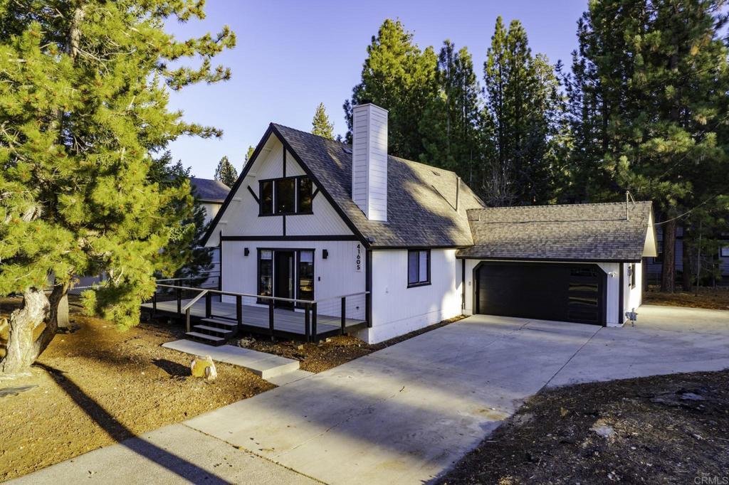 41605 Swan Drive Property Photo 1