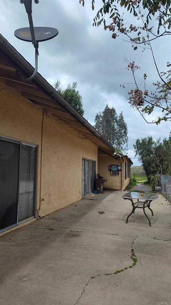 1102 N Twin Oaks Valley Road Property Photo