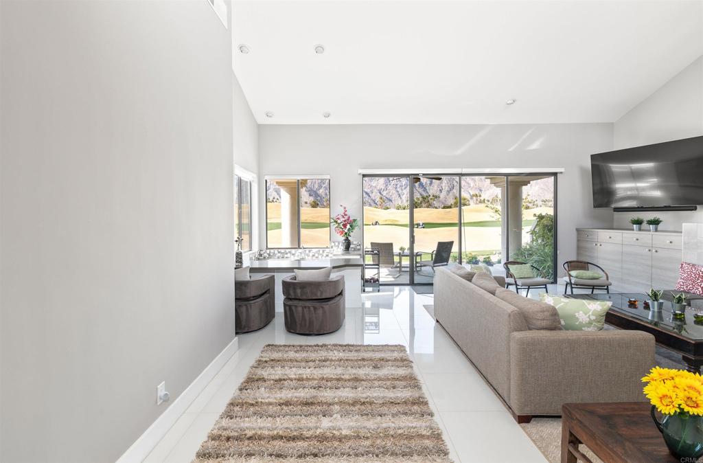54877 Inverness Way Property Photo 13