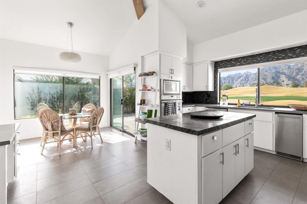 54877 Inverness Way Property Photo 21