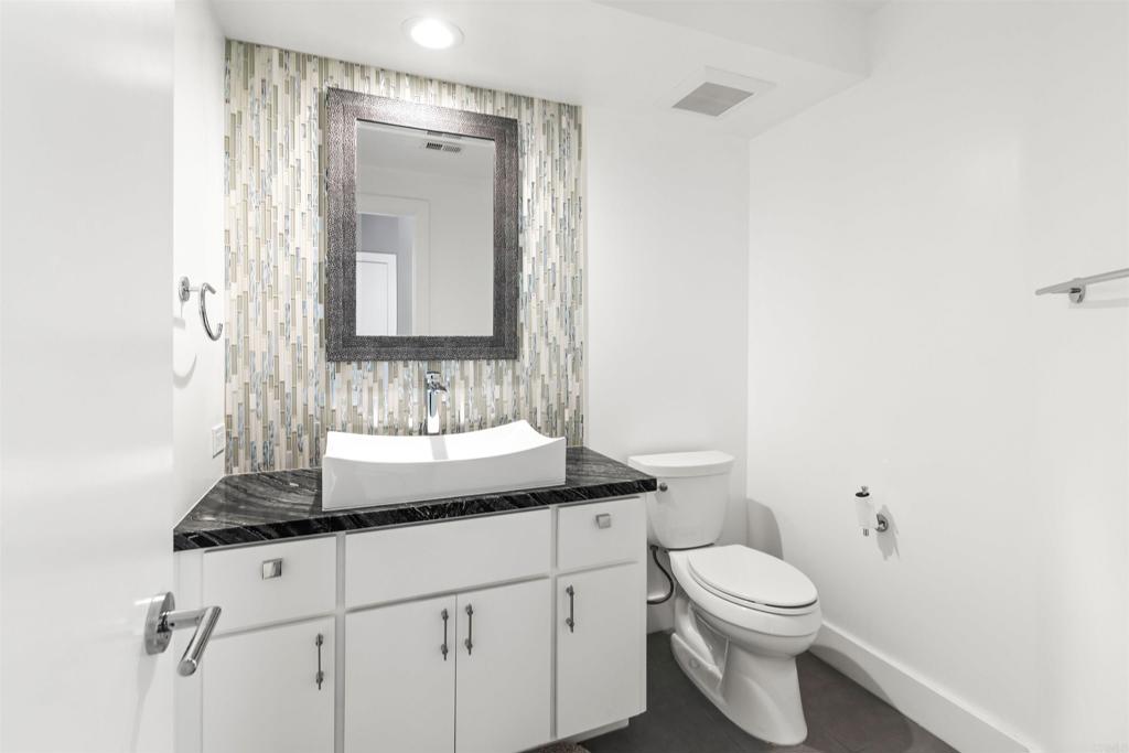 54877 Inverness Way Property Photo 26