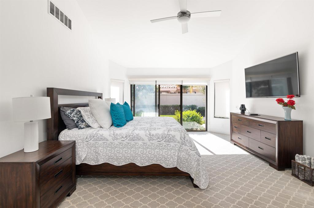 54877 Inverness Way Property Photo 32