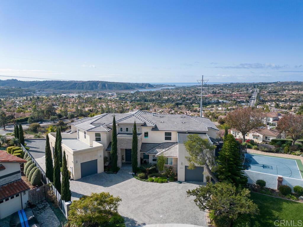 2414 Unicornio Street Property Photo