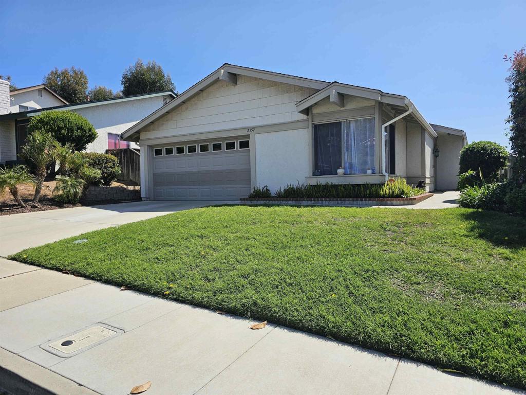2352 N Iris Lane Property Photo