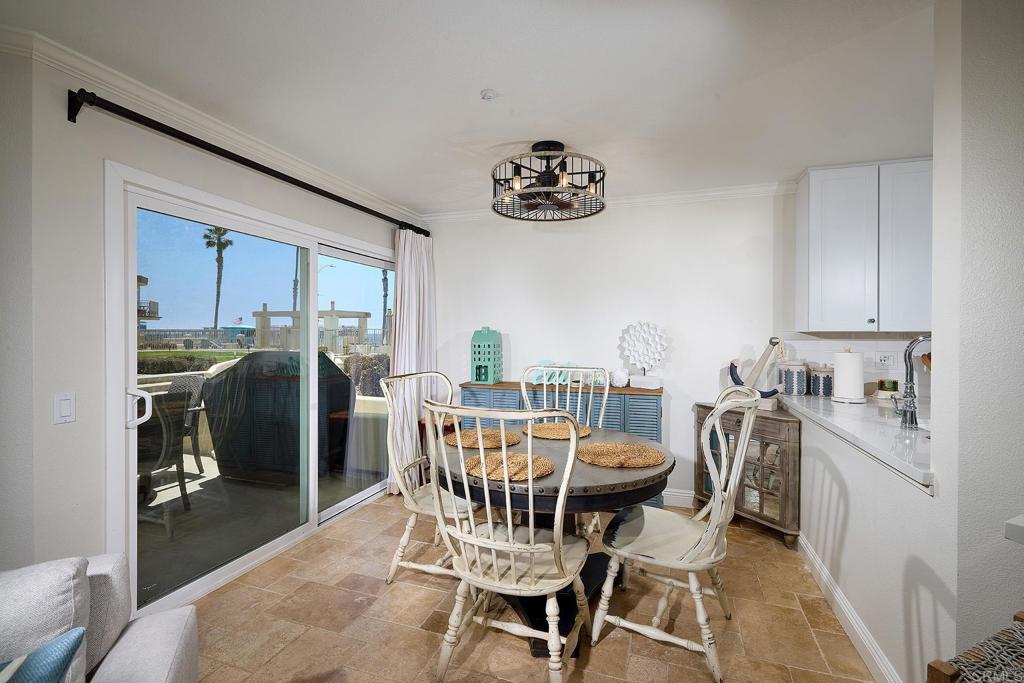 600 N The Strand 35 Property Photo 4