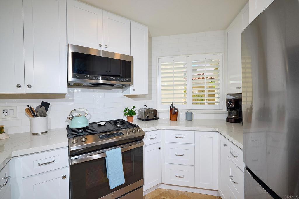 600 N The Strand 35 Property Photo 5