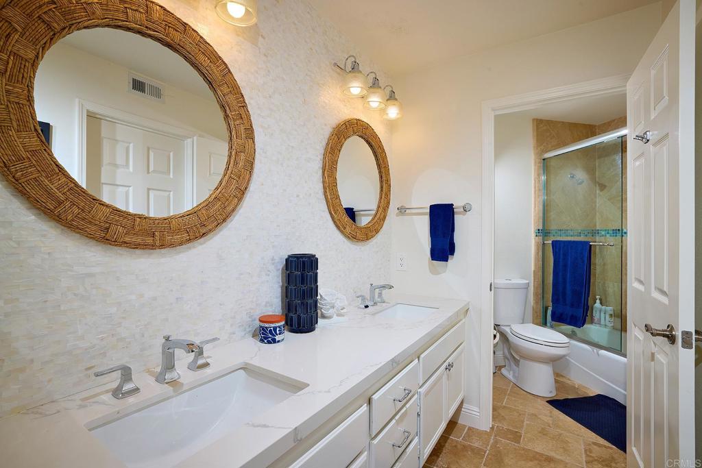 600 N The Strand 35 Property Photo 9