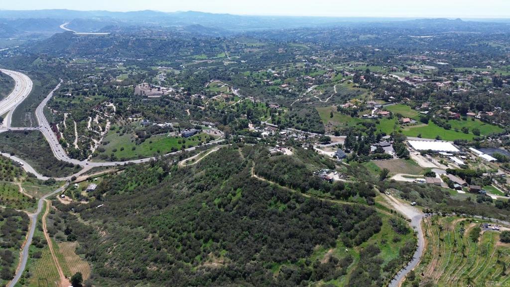 121 Avo Drive Property Photo 6