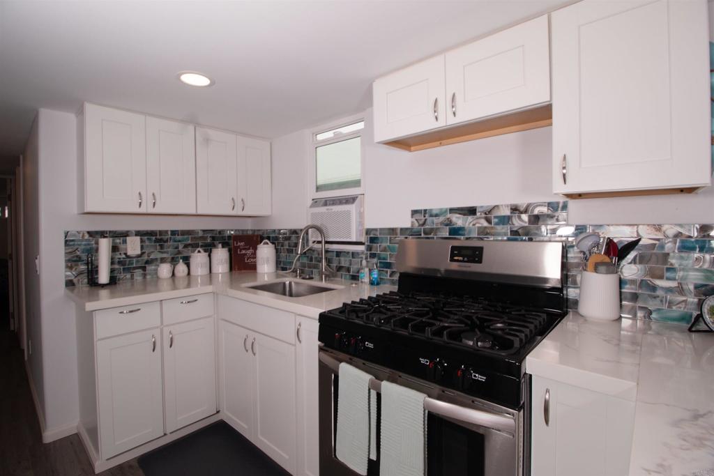 1046 S Cleveland Street 16 Property Photo 3