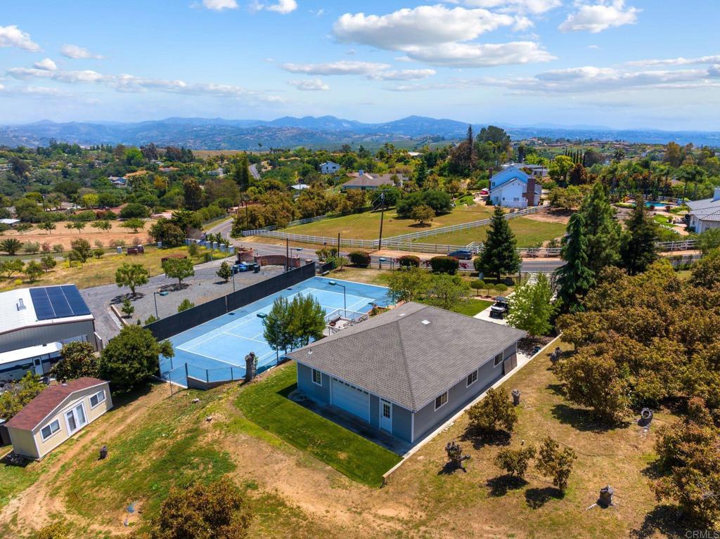 4938 San Jacinto Circle E Property Photo 2