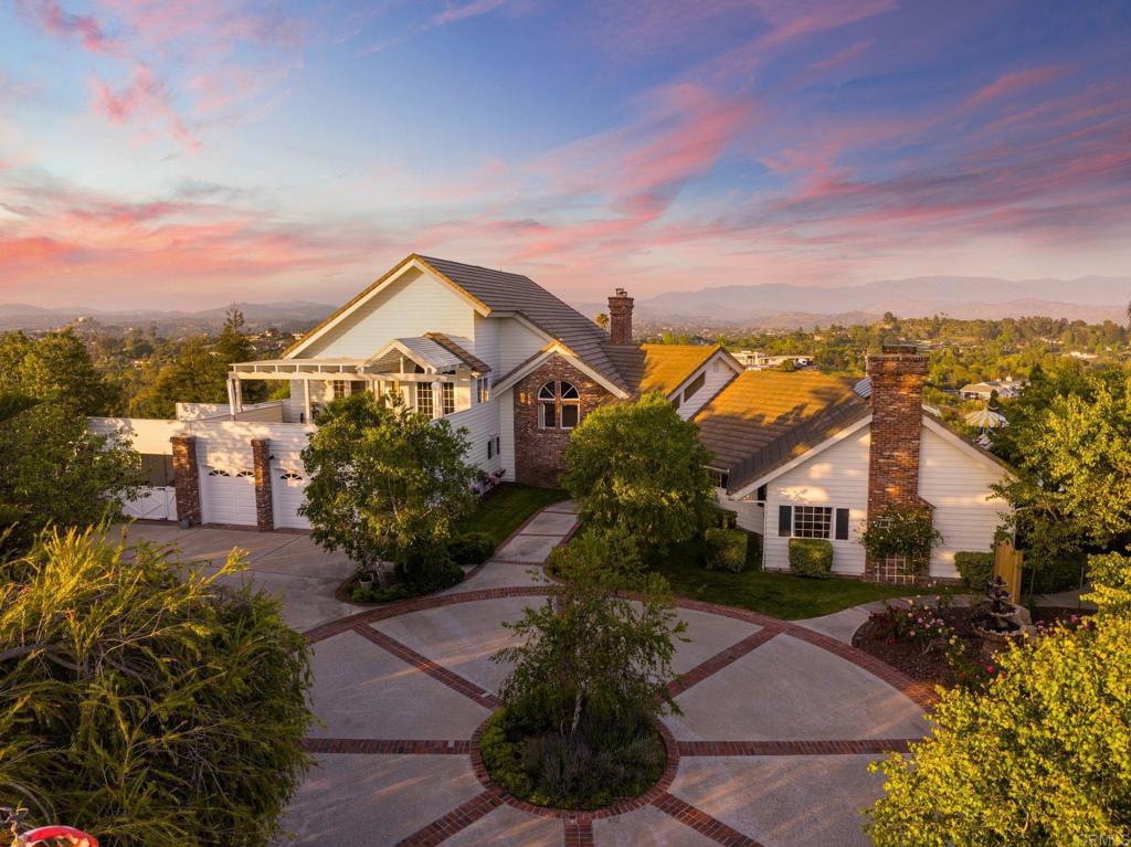 4938 San Jacinto Circle E Property Photo 6