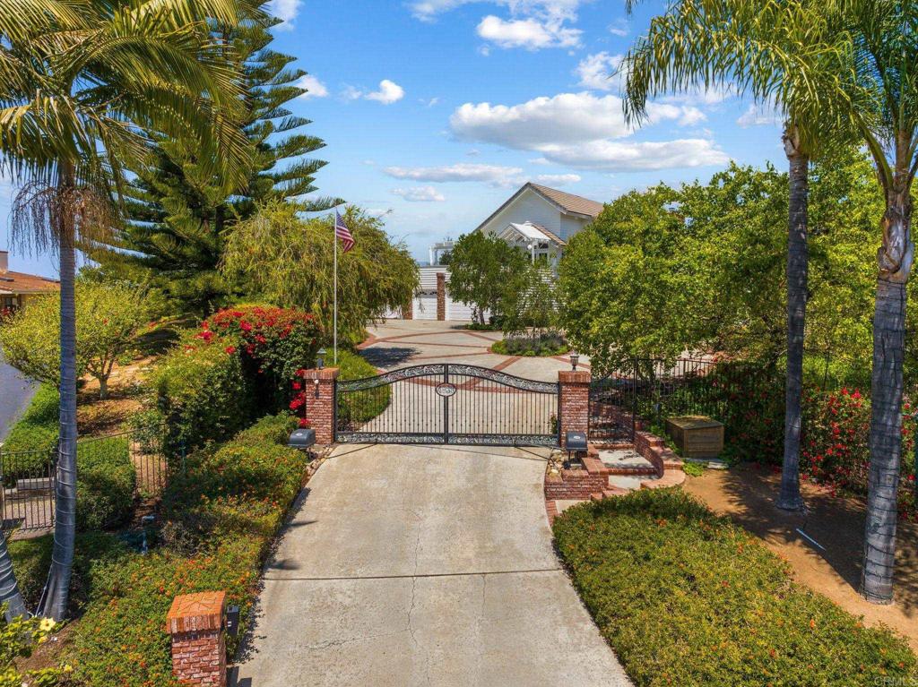 4938 San Jacinto Circle E Property Photo 7