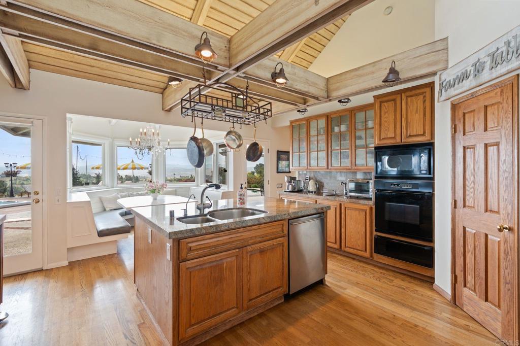 4938 San Jacinto Circle E Property Photo 15