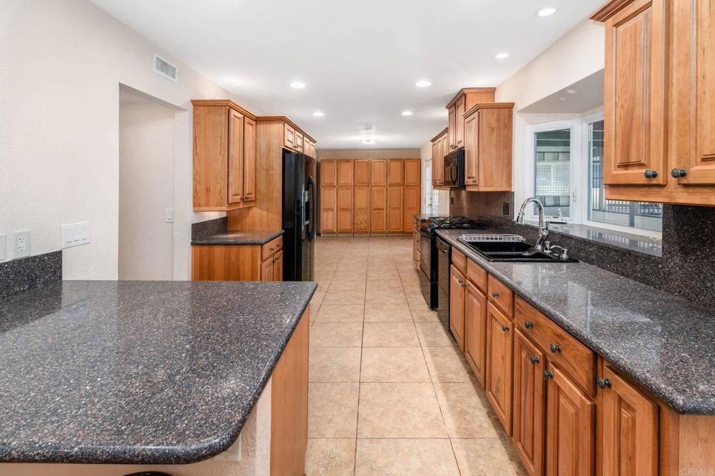 1502 N Ash Street Property Photo 9