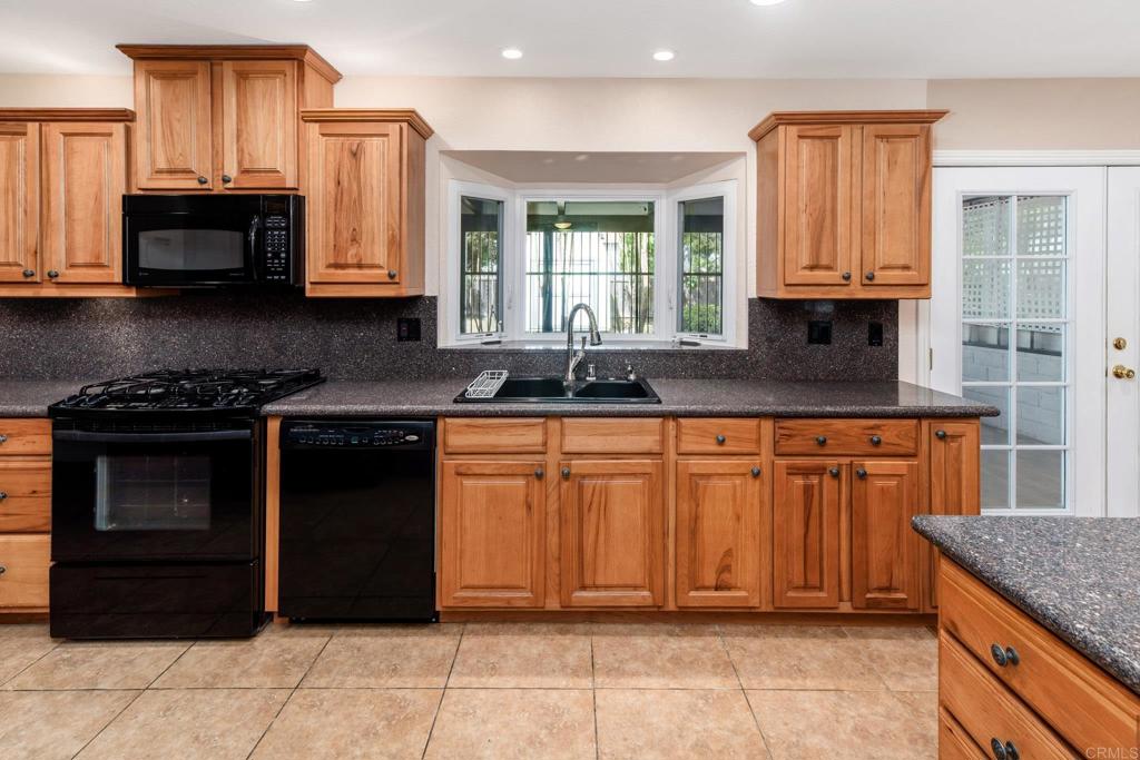 1502 N Ash Street Property Photo 10