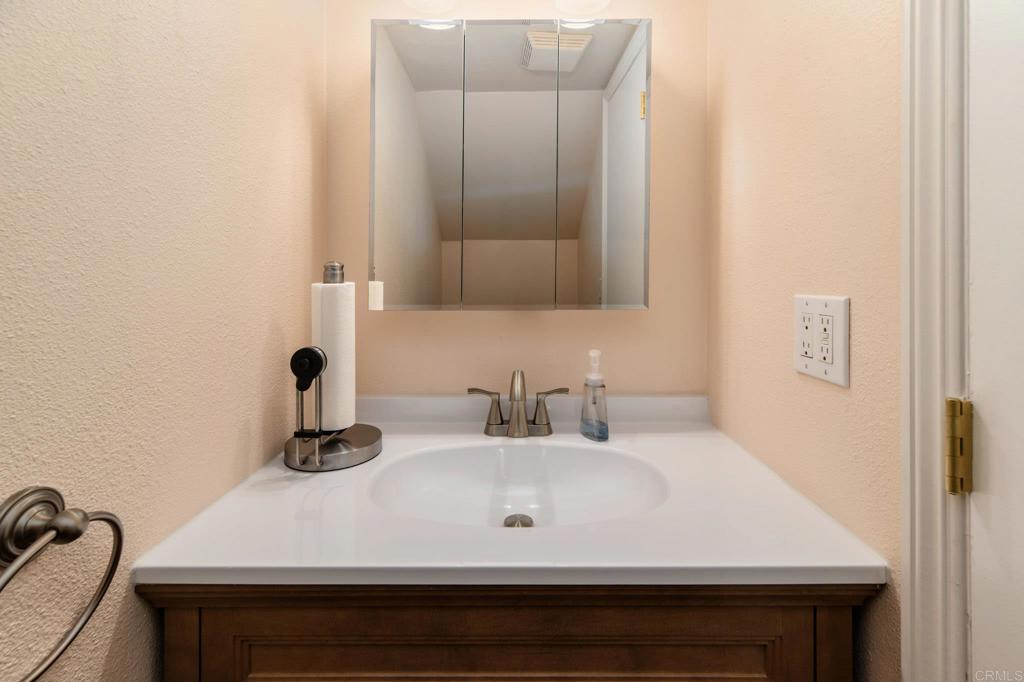 1502 N Ash Street Property Photo 12