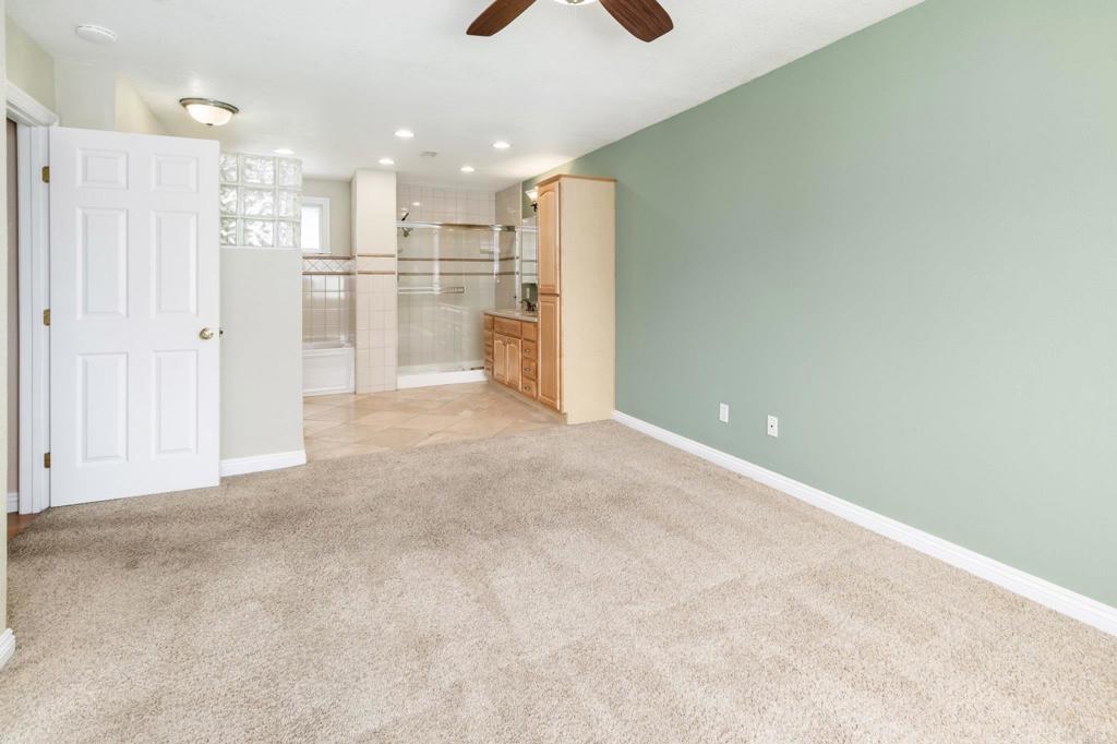 1502 N Ash Street Property Photo 14