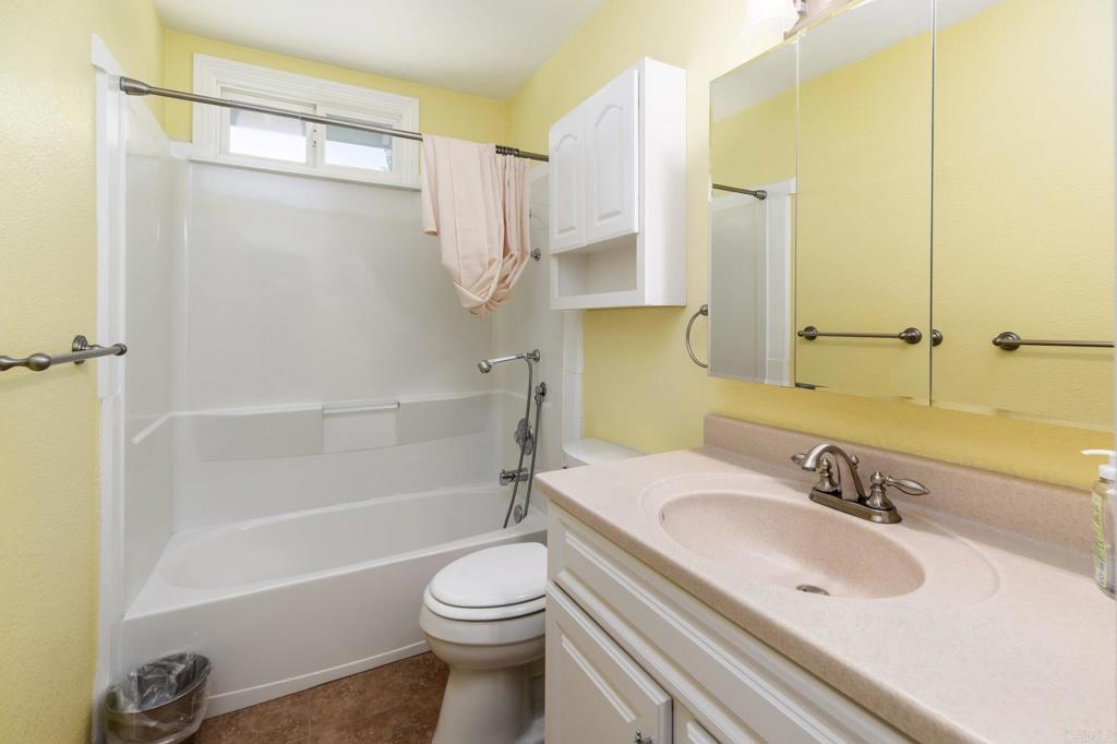 1502 N Ash Street Property Photo 19