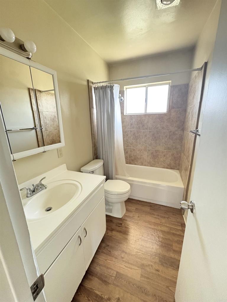 7555 Linda Vista 31 Property Photo 8