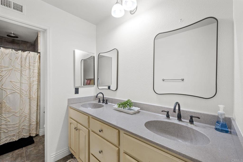 3470 Peach Tree Way Property Photo 9