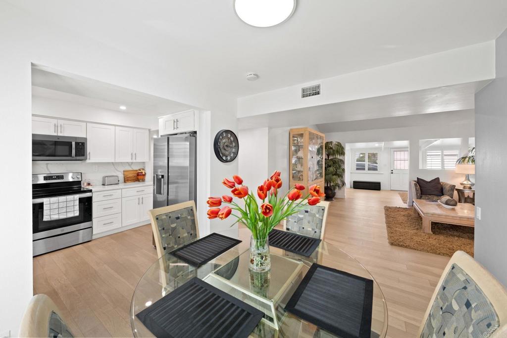 3660 Vista Campana N 15 Property Photo 6