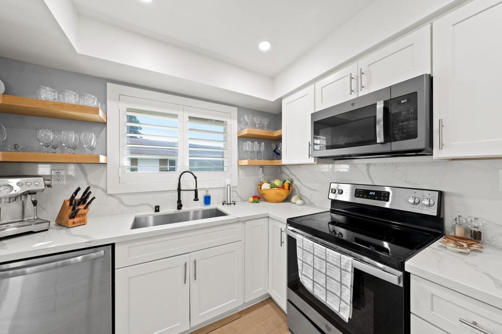3660 Vista Campana N 15 Property Photo 13