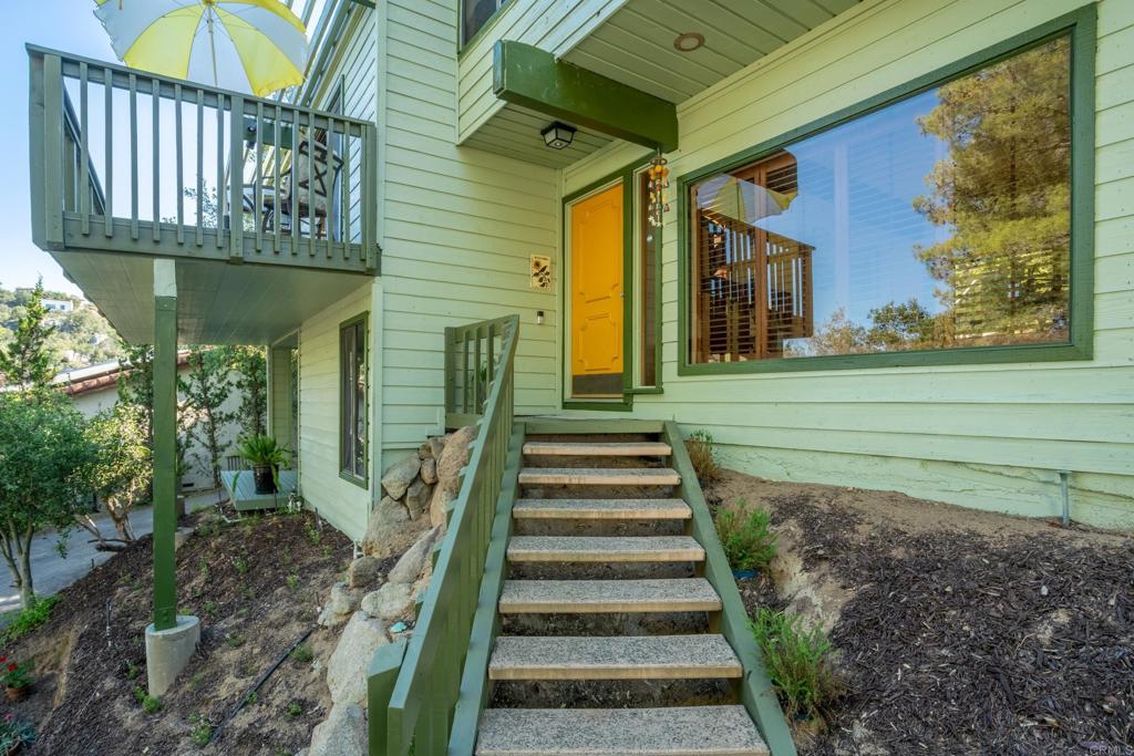 28330 Meadow Glen Way West Property Photo 3