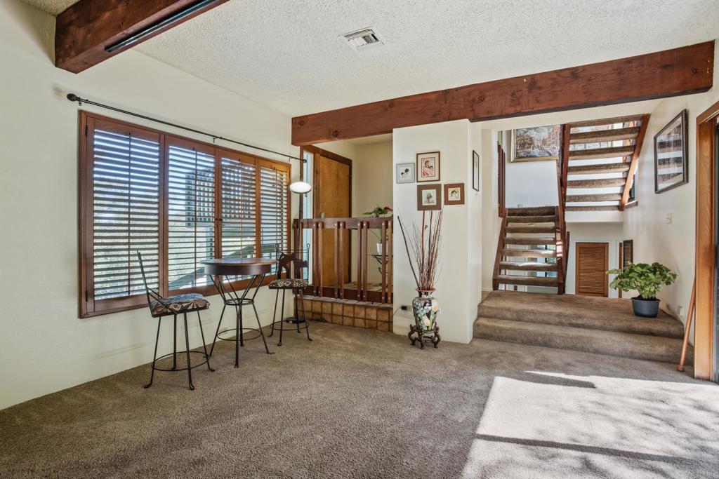 28330 Meadow Glen Way West Property Photo 5