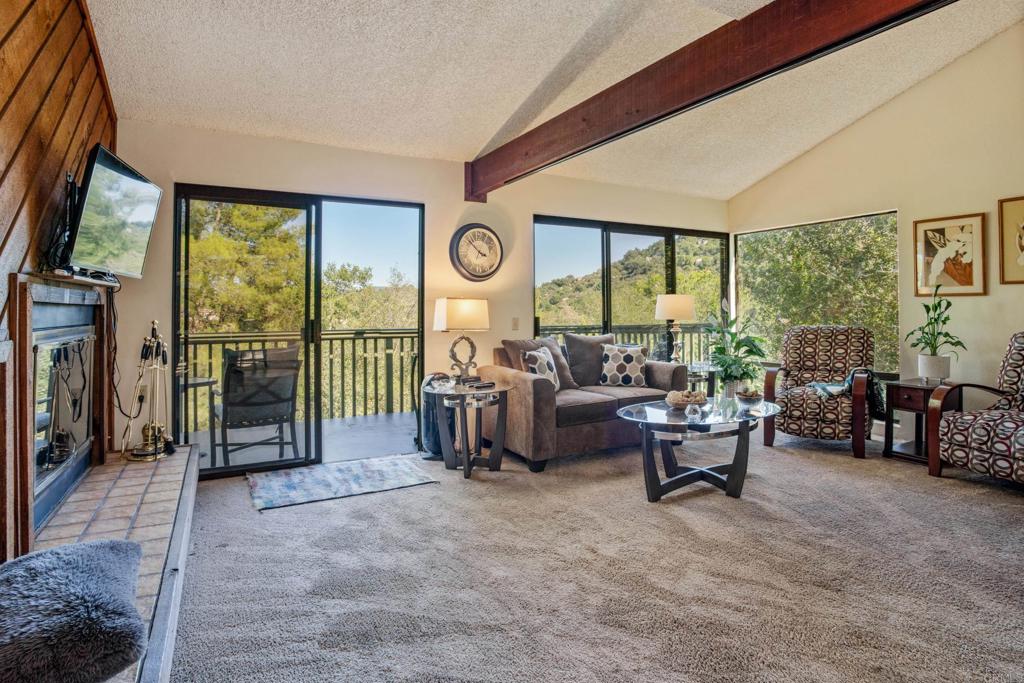 28330 Meadow Glen Way West Property Photo 8