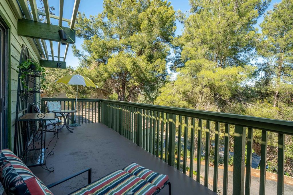 28330 Meadow Glen Way West Property Photo 11