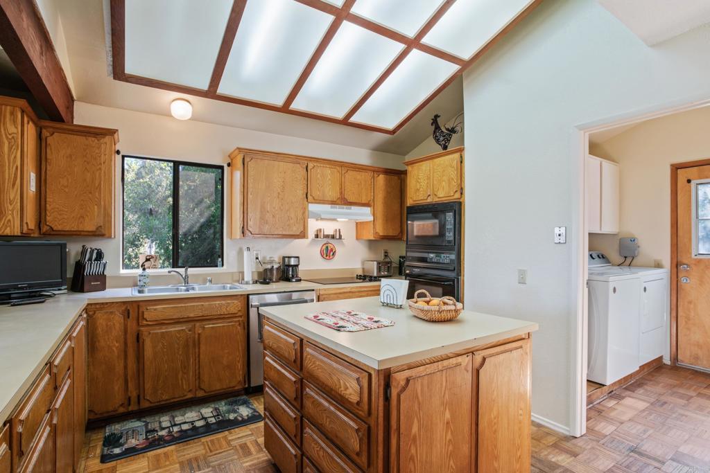 28330 Meadow Glen Way West Property Photo 14