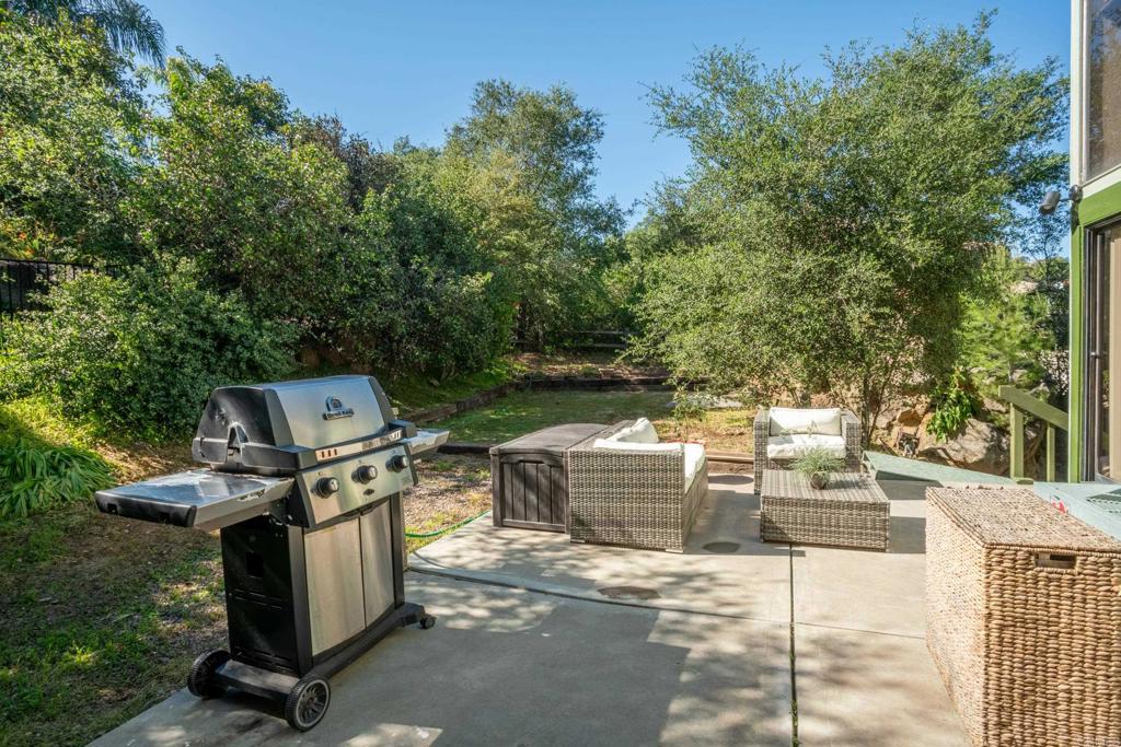 28330 Meadow Glen Way West Property Photo 18