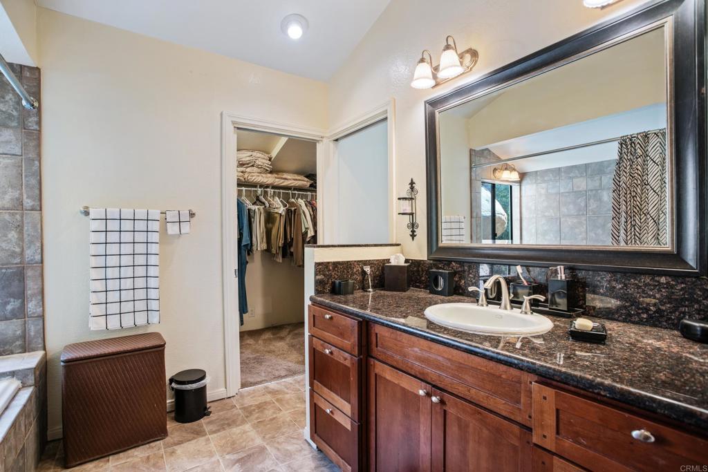 28330 Meadow Glen Way West Property Photo 23