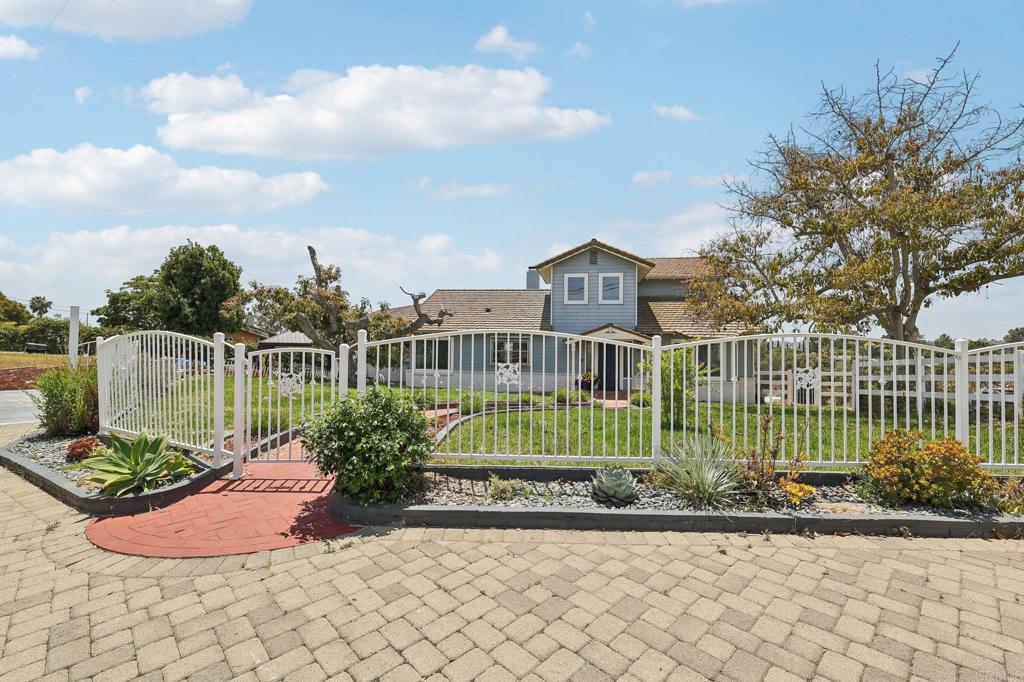 3631 Alta Vista Drive Property Photo 3
