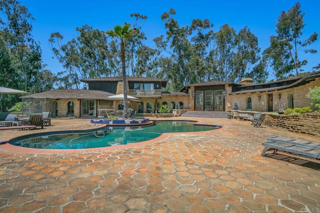15390 Las Planideras Property Photo 1