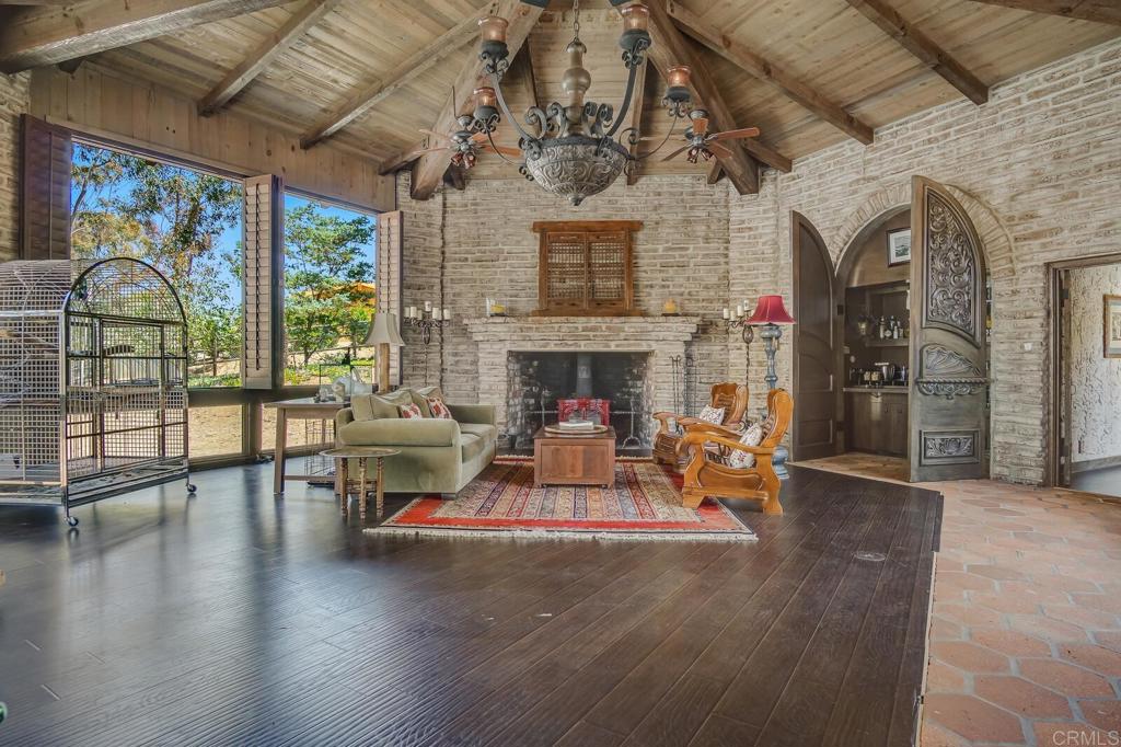 15390 Las Planideras Property Photo 4